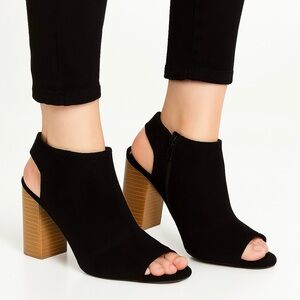 APT. 9 Black Suede Open-Toe Heeled Sandals Size 8 Stacked Heel Peep Toe